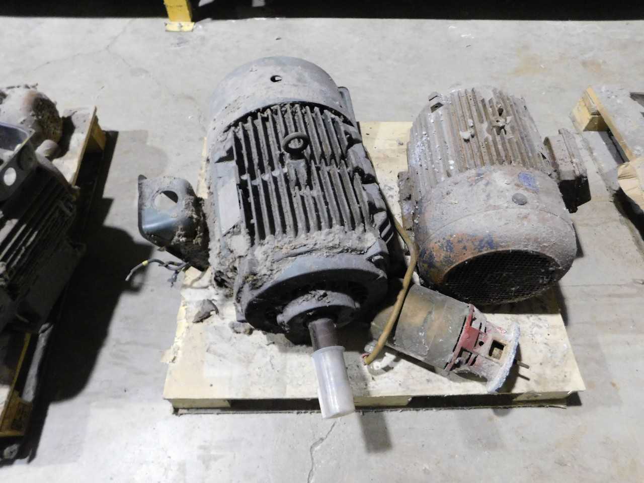 Pallet of 3 Electric Motors - ELECTRIC MOTORS