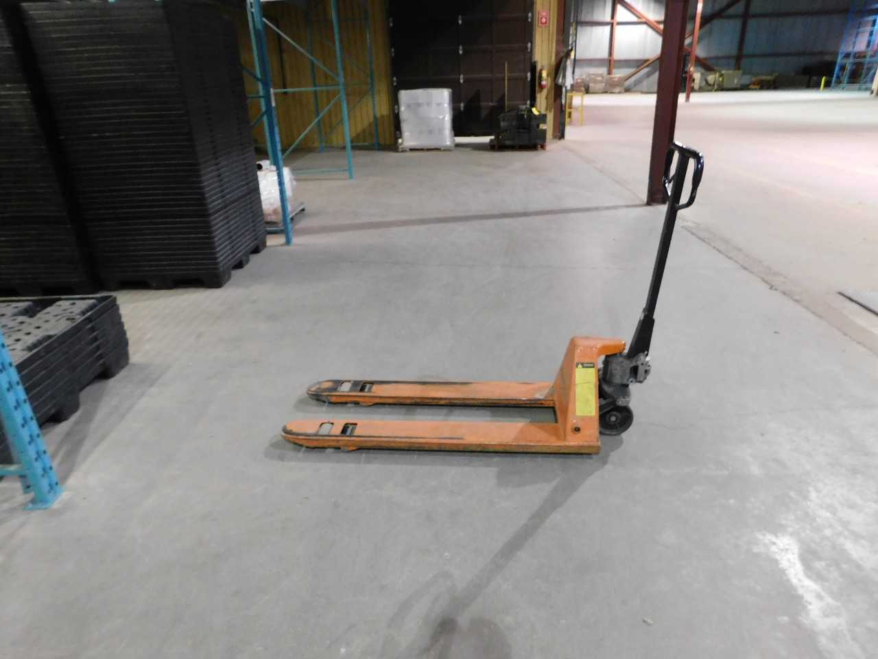 Pallet Jack - MANUAL PALLET JACKS