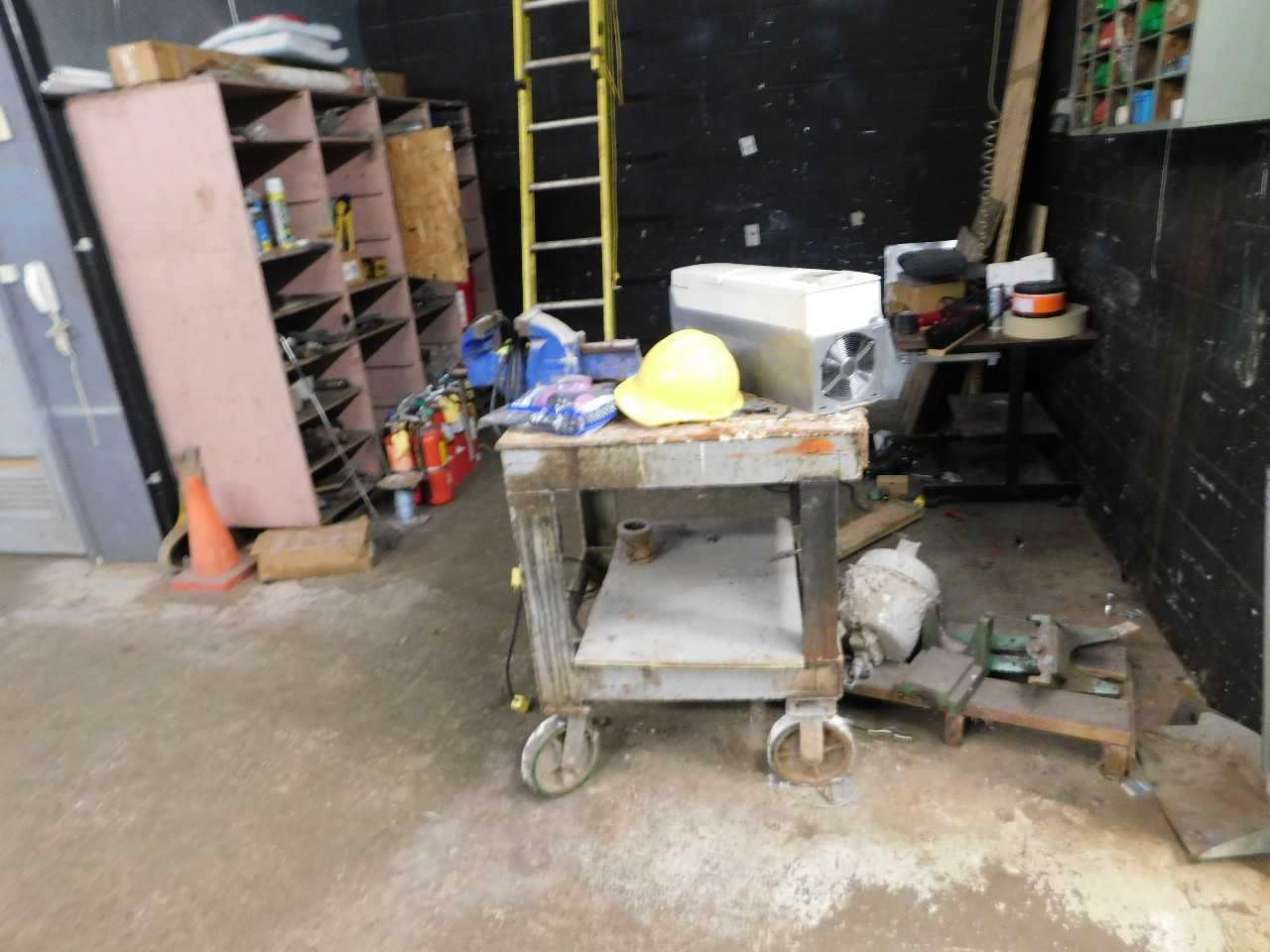 4 Steel Shop Tables with Heavy Duty vice - MACHINING ACCESSORIES & TOOLING