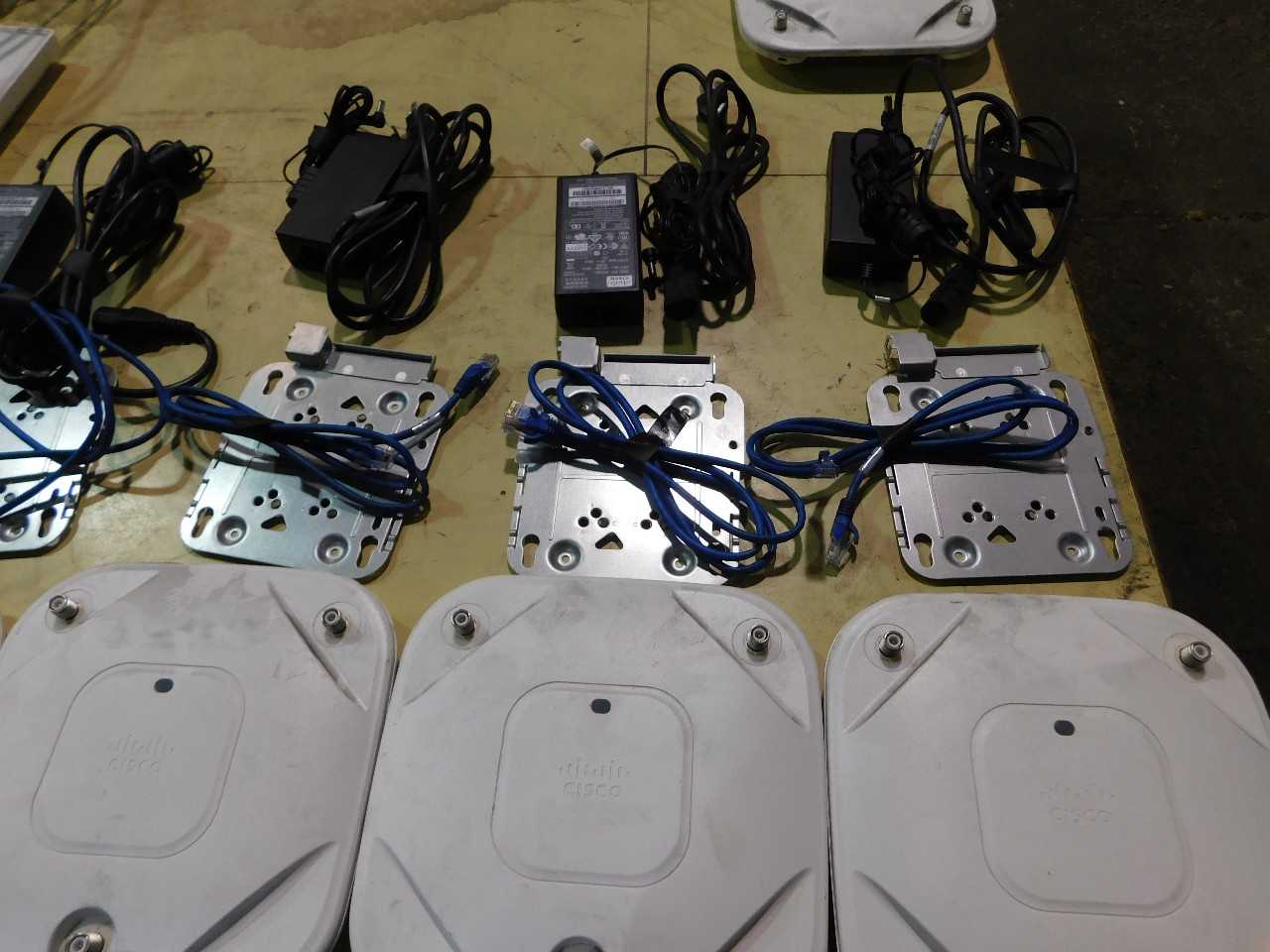 12 Access Point Routers including power supplies and antenna - INDUSTRIAL PARTS