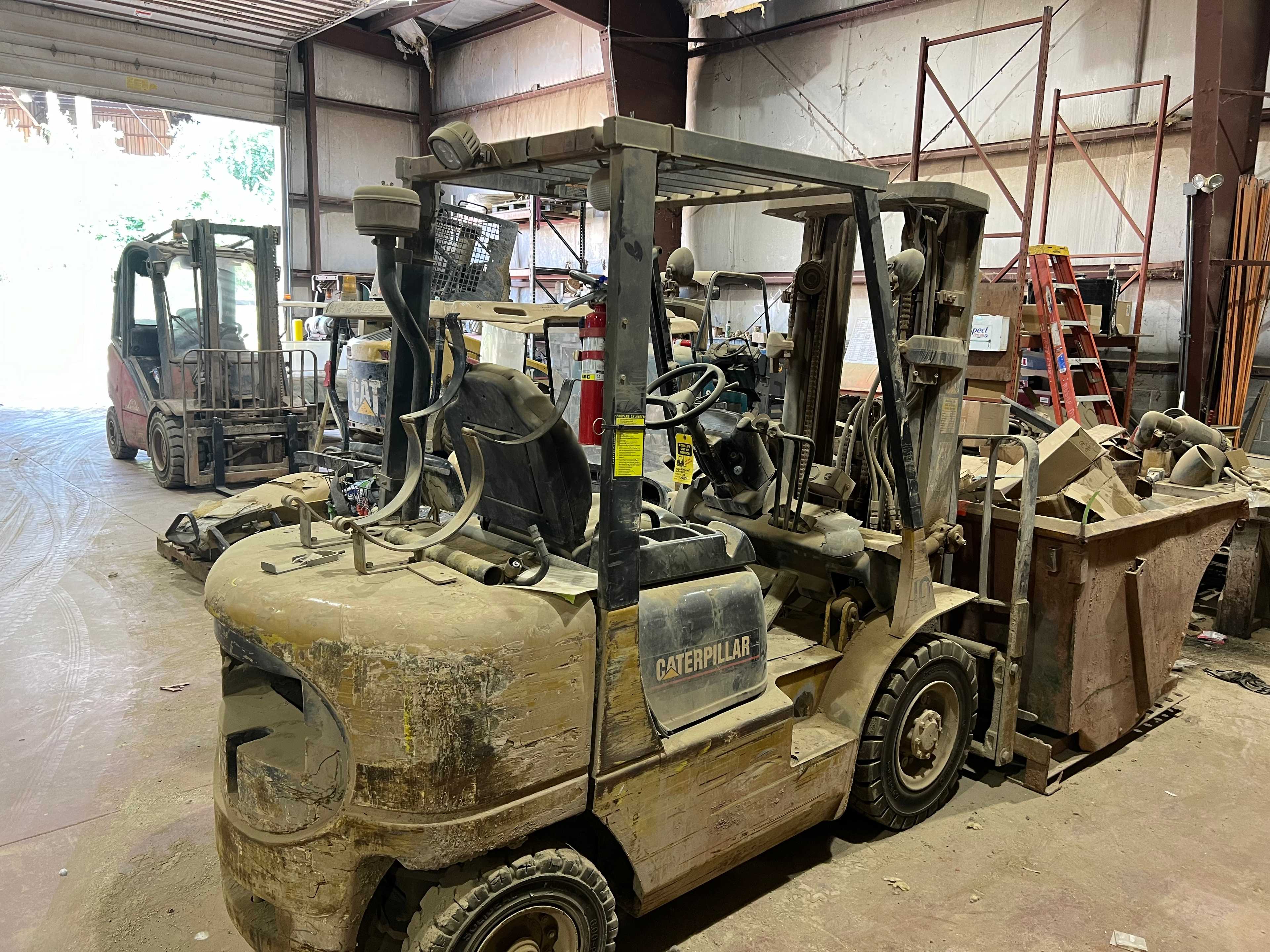 2003 CAT GP25K COUNTERBALANCE FORKLIFT - SIT-DOWN FORKLIFTS