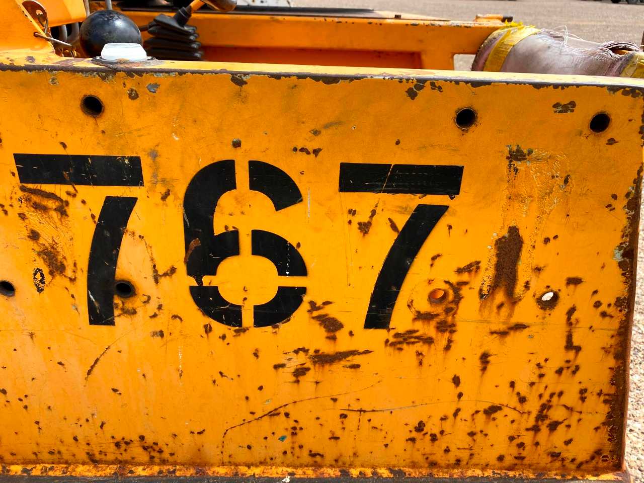 2004 Broderson IC-20-1F 2 Ton Carry Deck Crane - CRANES