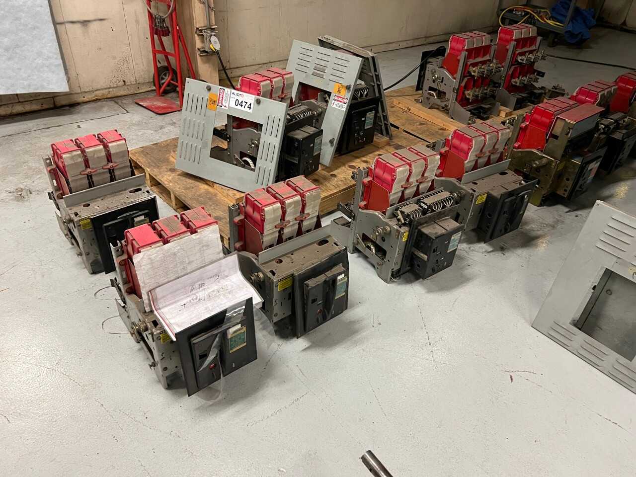 11x ITE K-Line power circuit breakers - CIRCUIT BREAKERS