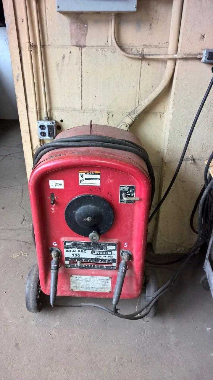 electric arc welder - WELDING EQUIPMENT