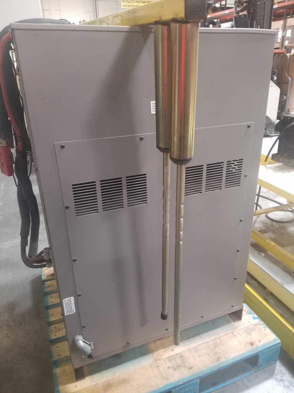 2011 Aker Wade Twinmax 20 charger, Livermore, CA - MATERIAL HANDLING