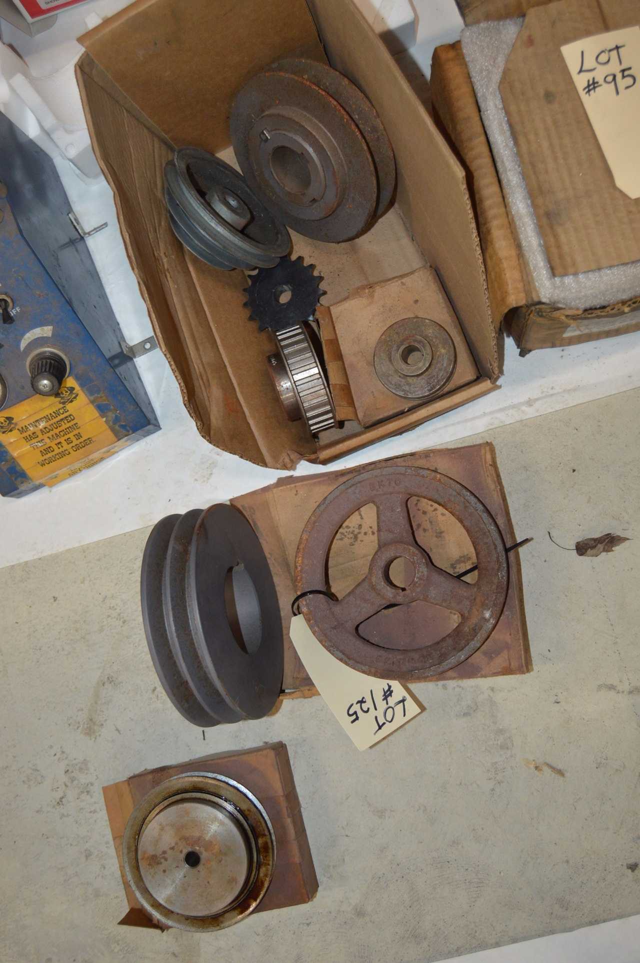 Lot Pulley wheels - PULLEY