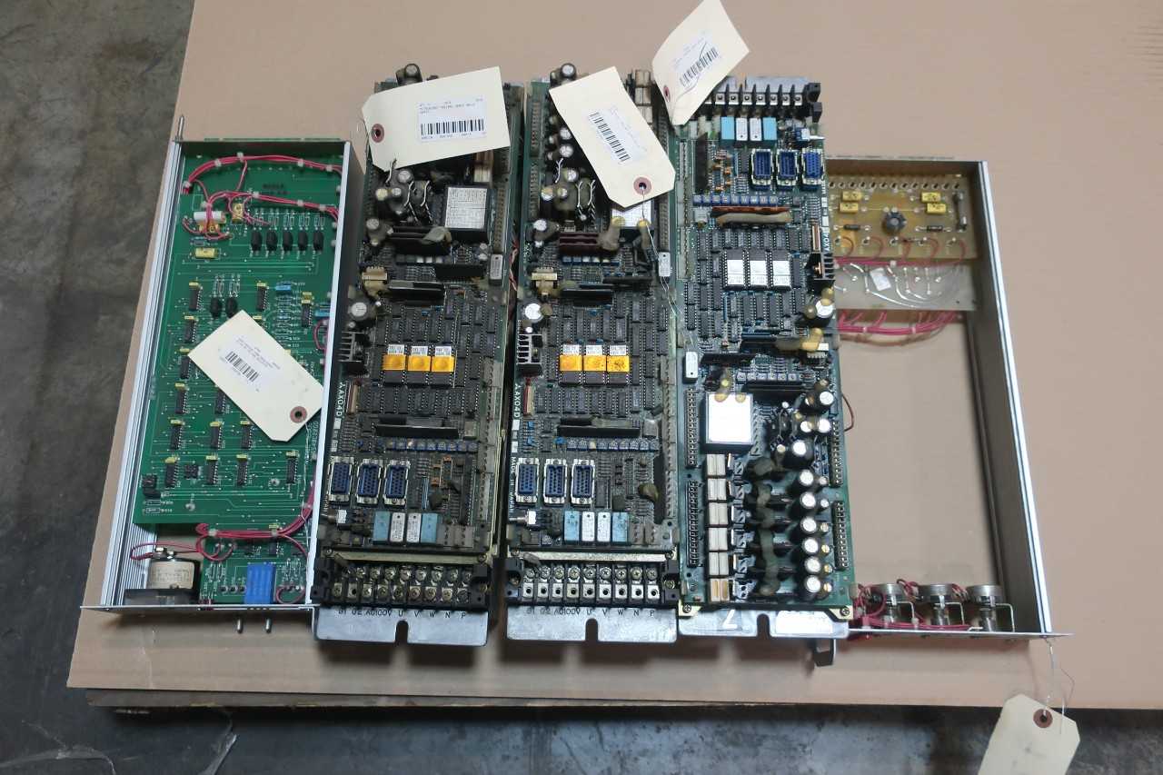1 LOT OF SERVO DRIVE, VOLTAGE ADJUSTER- WESTINGHOUSE, MITSUBISHI - SERVO