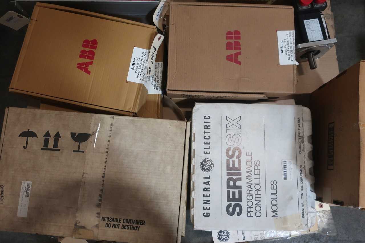 1 PALLET OF ASSORTED ELECTRICAL CIRCUIT BOARDS, MODULE CONTROLS, PENDANT ROBOT, MOTOR DRIVE, SERVO MOTOR- ABB, ALLEN BRADLEY, PARKER, GENERAL ELECTRIC - AUTOMATION & CONTROLS