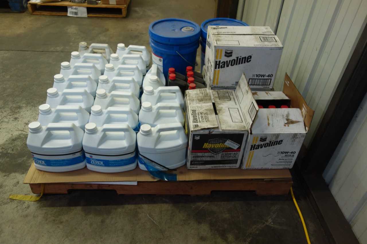 PALLET OF CHEVRON OIL AND REFRIGERATION FLUID - PALLET JACKS