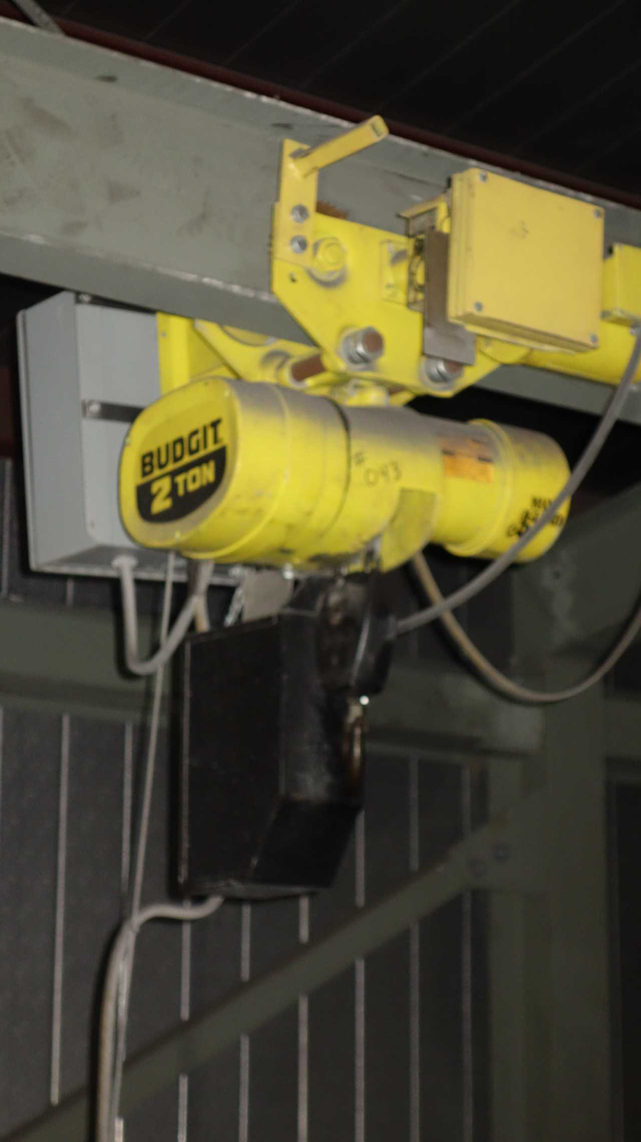 LOT OF 2 BUDGIT 2 TON ELECTRIC CHAIN HOIST 1/2HP 460V - LIFTING EQUIPMENT