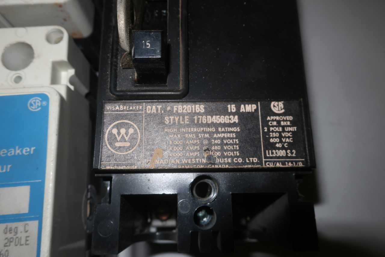 LOT OF 5 ASSORTED 2P CIRCUIT BREAKERS - CIRCUIT BREAKERS