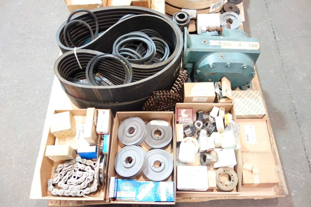 2 PALLETS OF ASSORTED GEAR REDUCERS, BUSHINGS, ROLLER CHAIN, SPROCKETS- MARTIN, LOVEJOY - GEAR REDUCERS