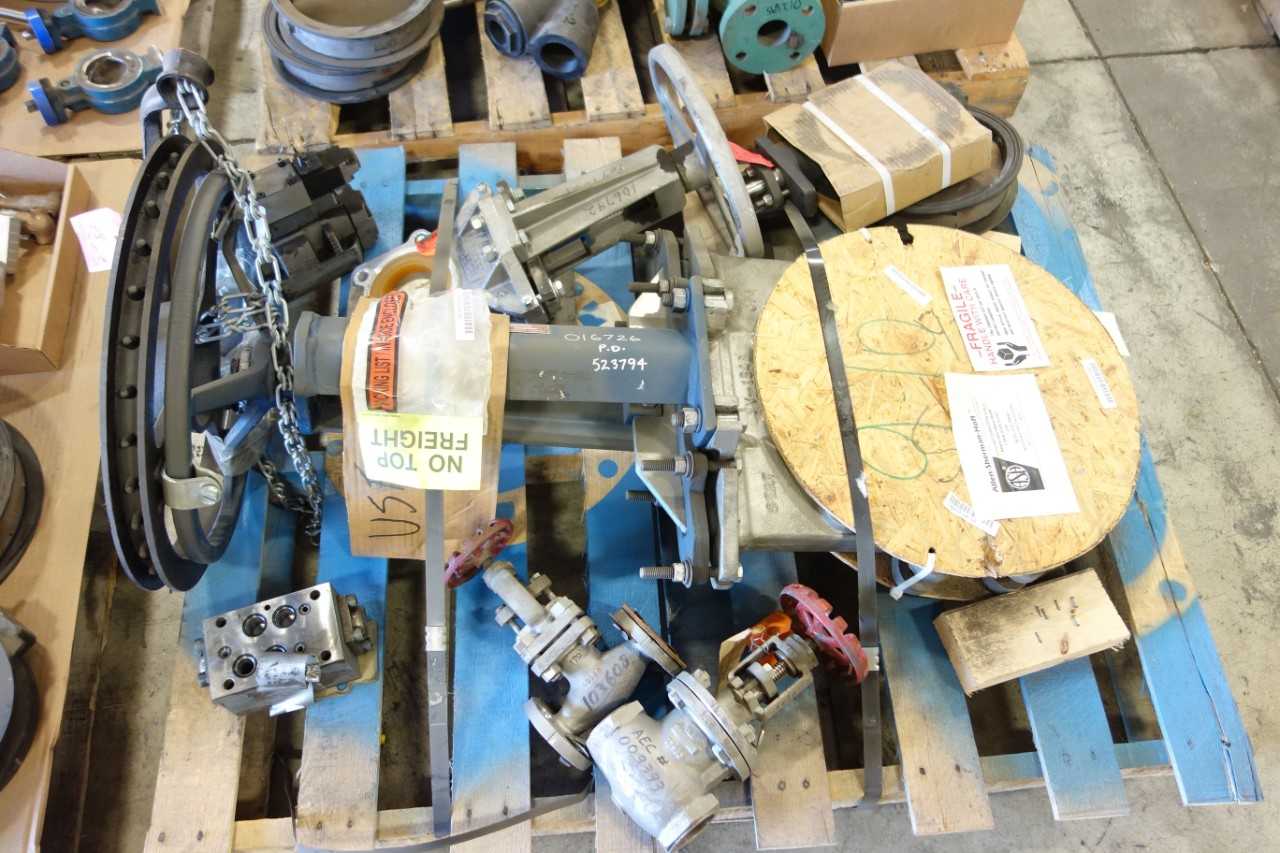 4 PALLETS OF ASSORTED VALES, BUUTERFLY, KNIFE, GATE, BALL AND STRAINER - KNIFE GATE VALVE