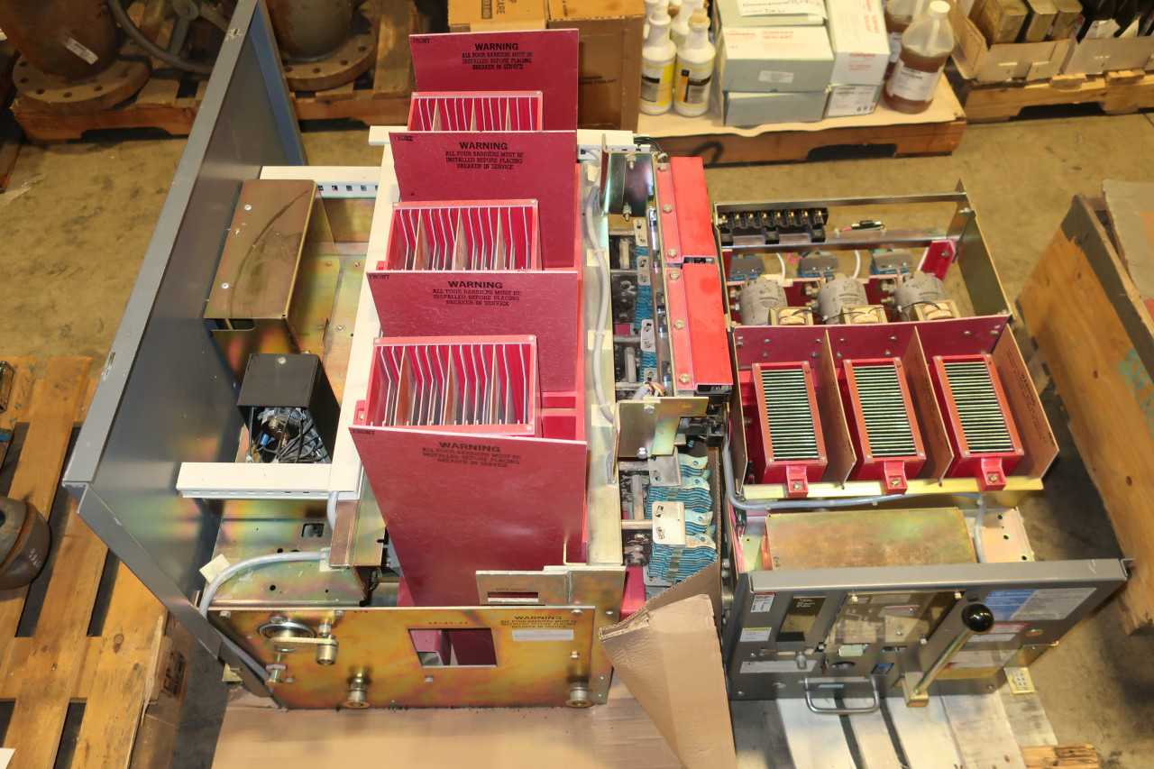 LOT OF 2 WESTINGHOUSE POWER CIRCUIT BREAKER SWITCHGEARS - SWITCHGEAR