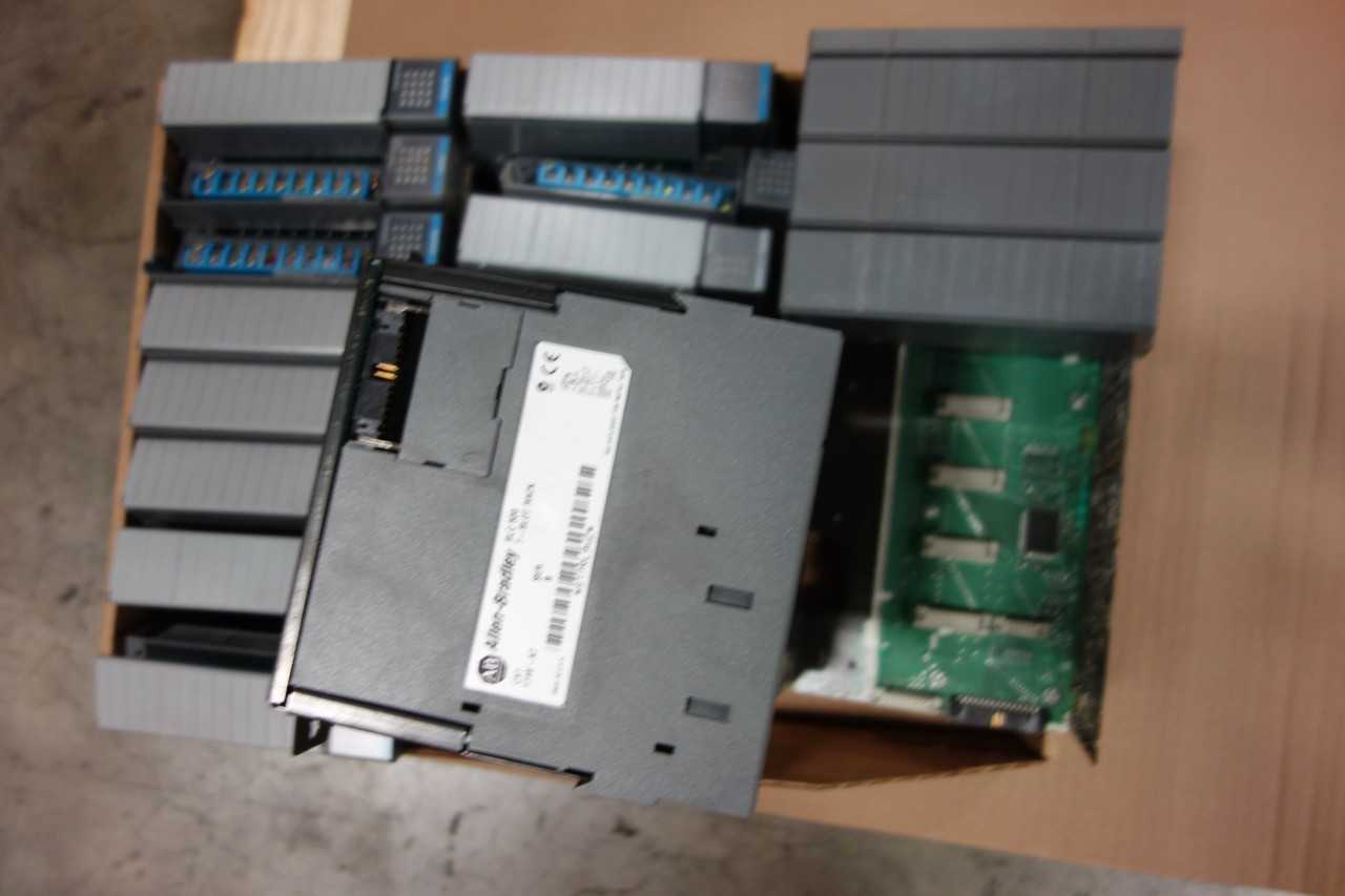 1 LOT OF INPUT & OUTPUT MODULES, CHASSIS RACK CONTROLS- ALLEN BRADLEY - AUTOMATION & CONTROLS