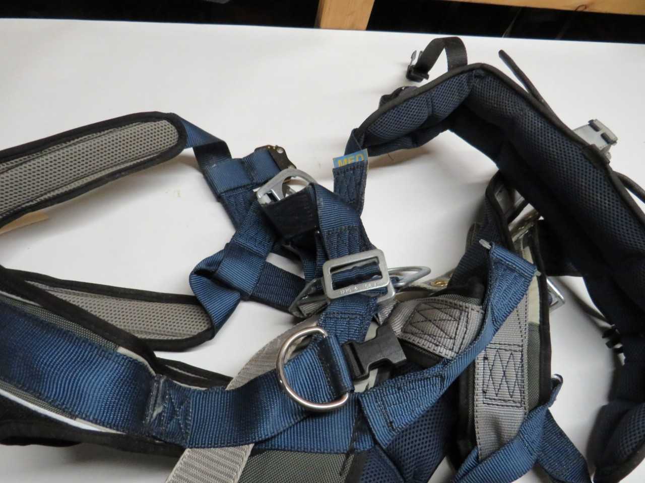 MEDIUM SALA EXOFIT MODEL 1108651C TOWER HARNESS - SAFETY EQUIPMENT
