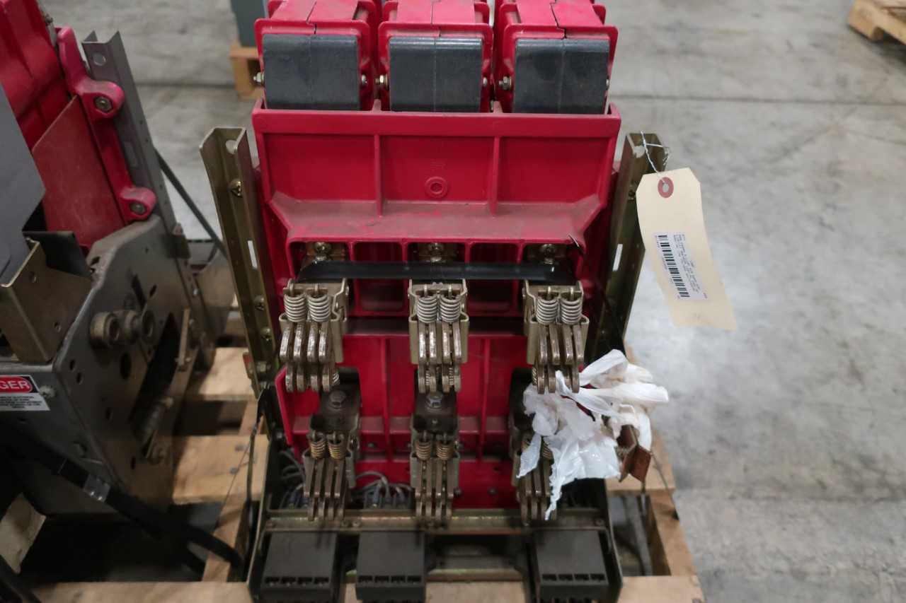 LOT OF 2 ABB K-600S K-LINE AIR 600A SWITCHGEAR - MISCELLANEOUS