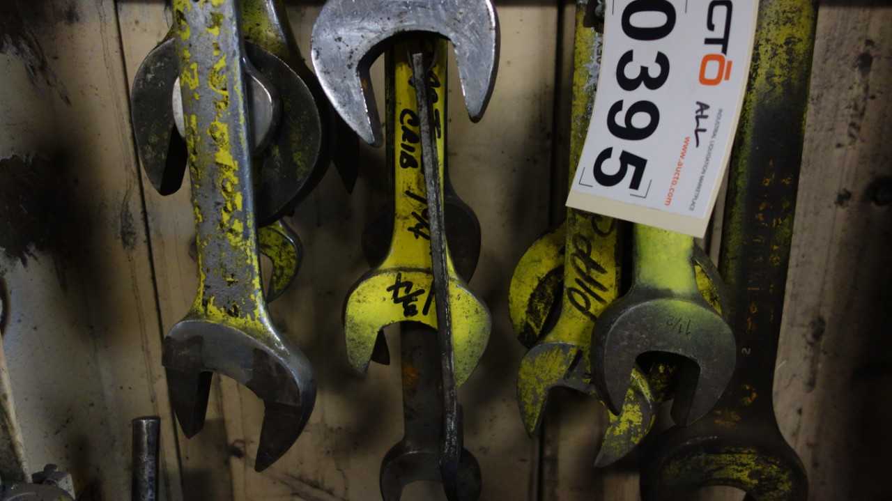 ASSORTED LOT OF CUSTOM OPEN ENDED AND STRIKING WRENCHES 1-1/4 IN TO 2-3/16 IN - HAND TOOLS