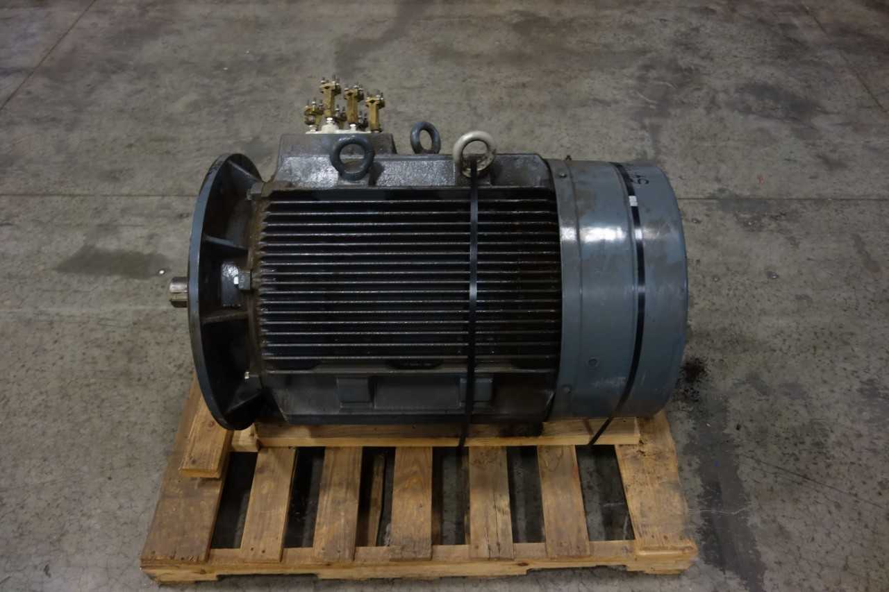 SIEMENS ELECTRIC MOTOR D-91056 ERLANGEN 3 PHASE - ELECTRIC MOTORS