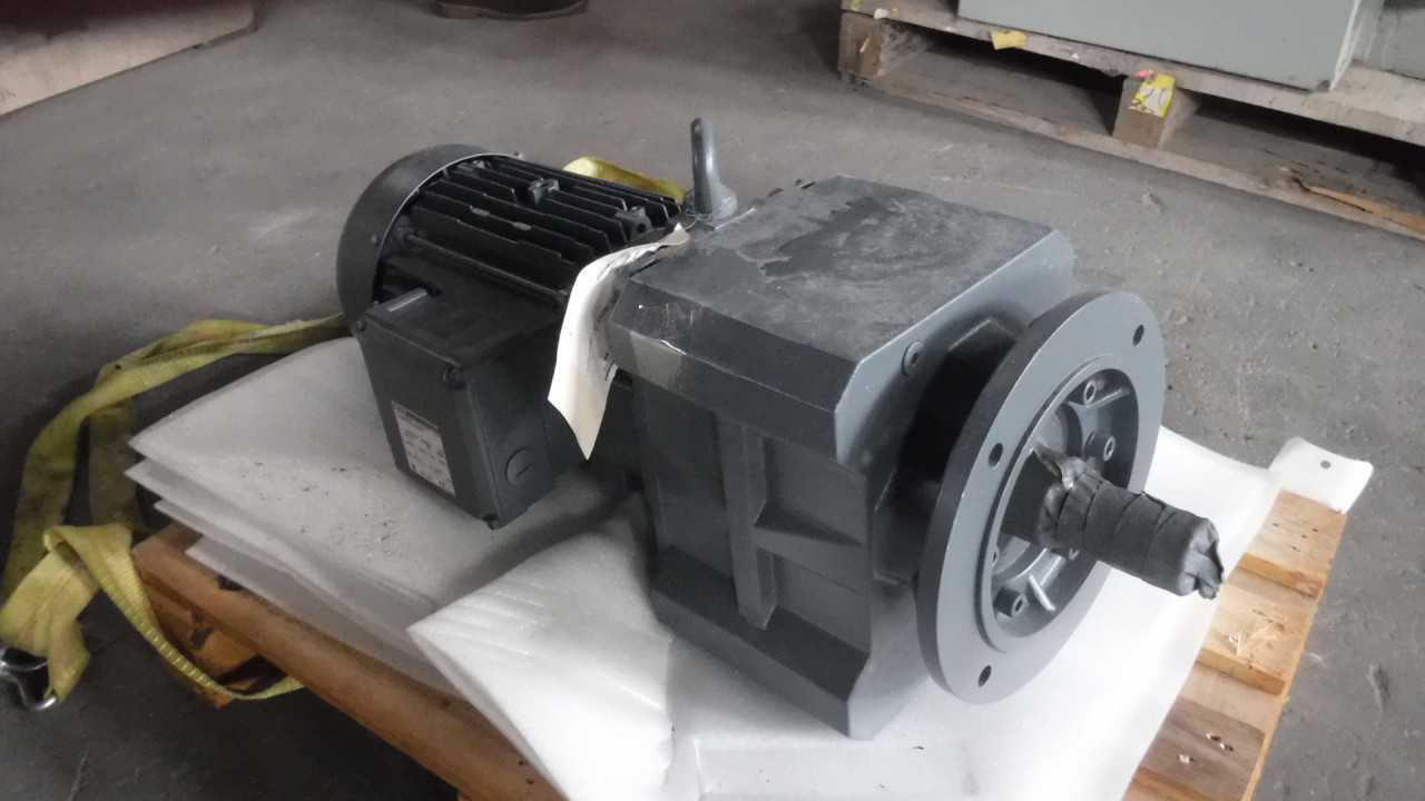 Lot of 2 HP 3600 and 1800 RPM Bauer Gearmotors - GEAR REDUCERS