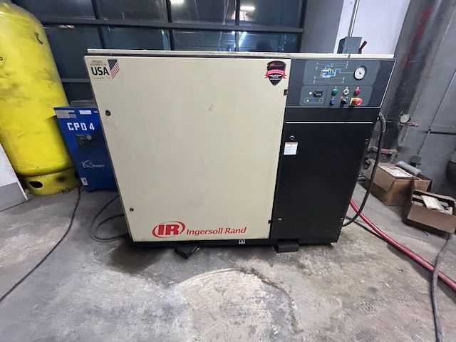 INGERSOLL RAND SSR UP6-40-125BP COMPRESSOR - AIR COMPRESSORS