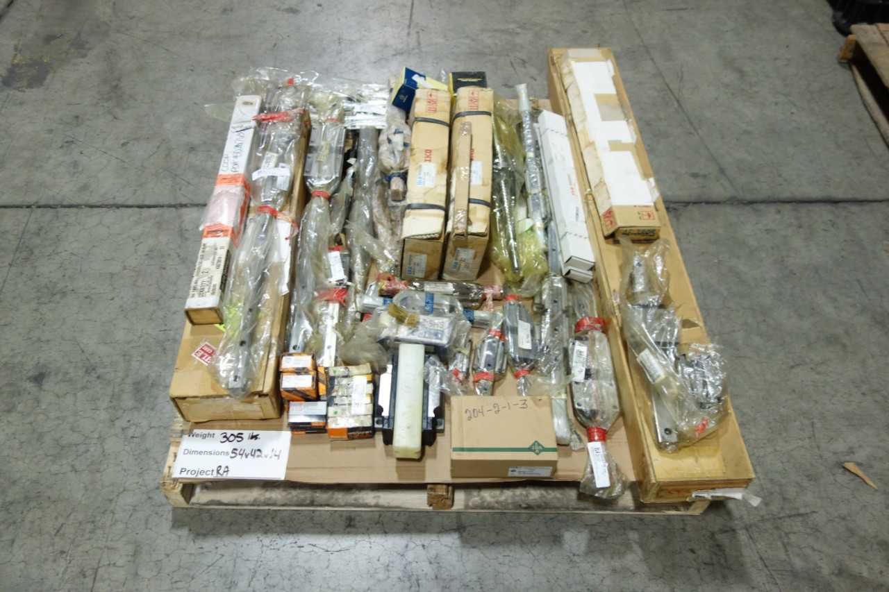 PALLET OF LINEAR BEARINGS RAILS GUIDES - BEARINGS