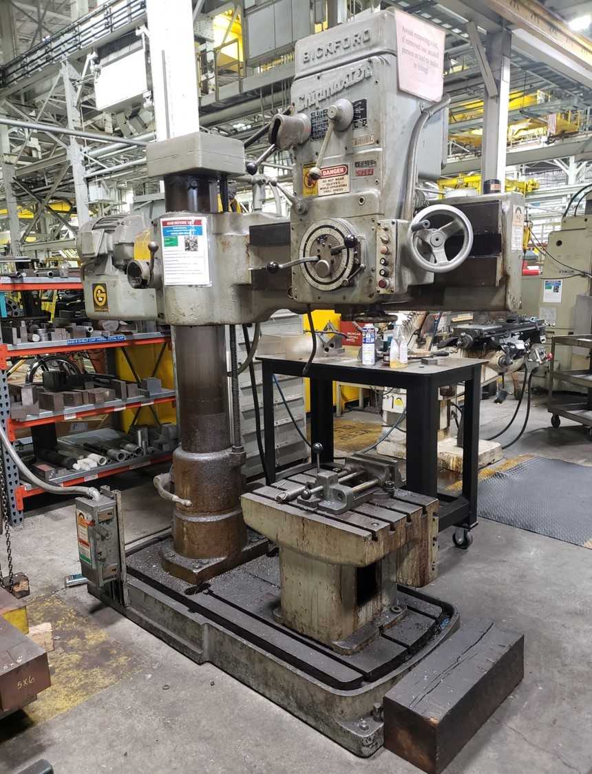 Giddings & Lewis Radial Drill - RADIAL ARM DRILLING MACHINES