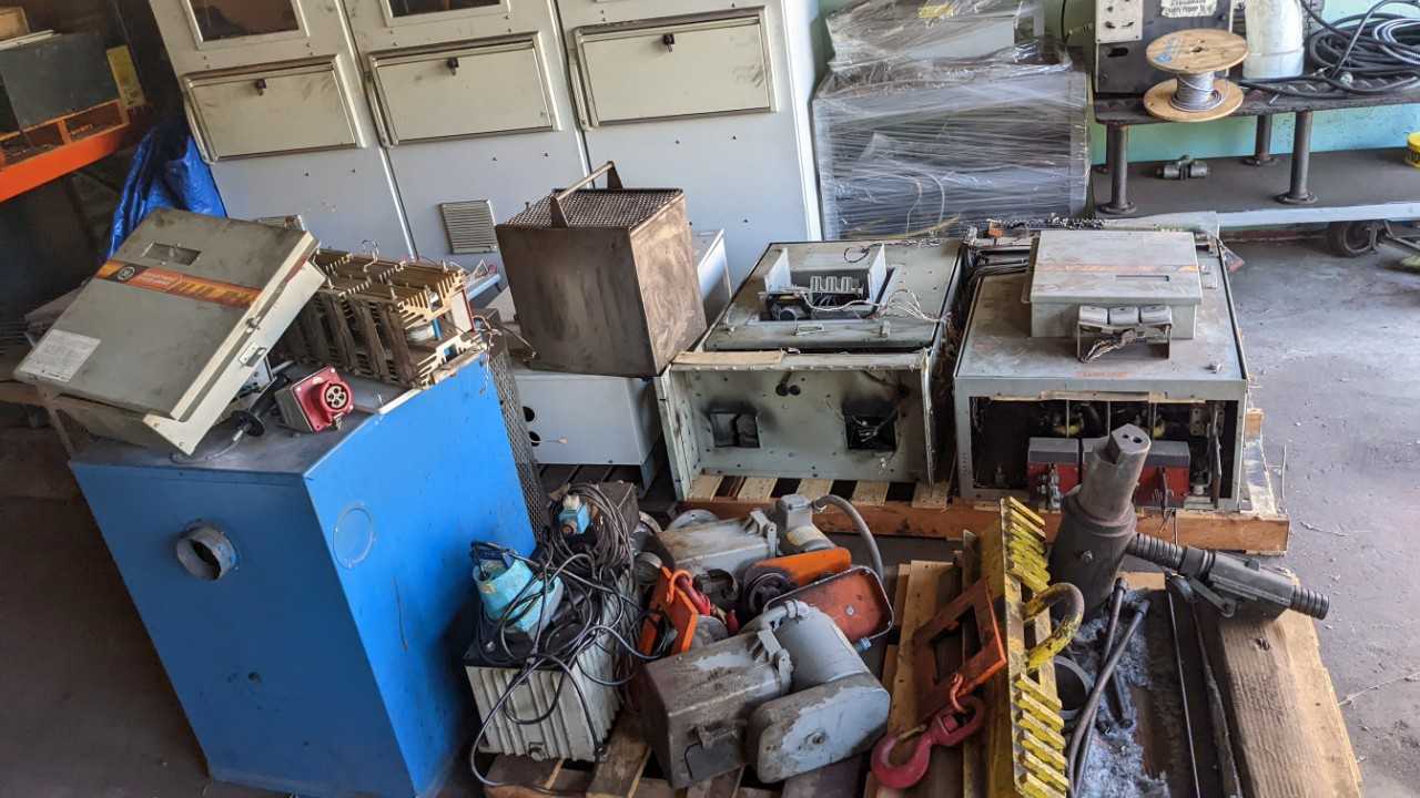 Lot of remaining 5 sections of racking content and floor content in room - INDUSTRIAL PARTS