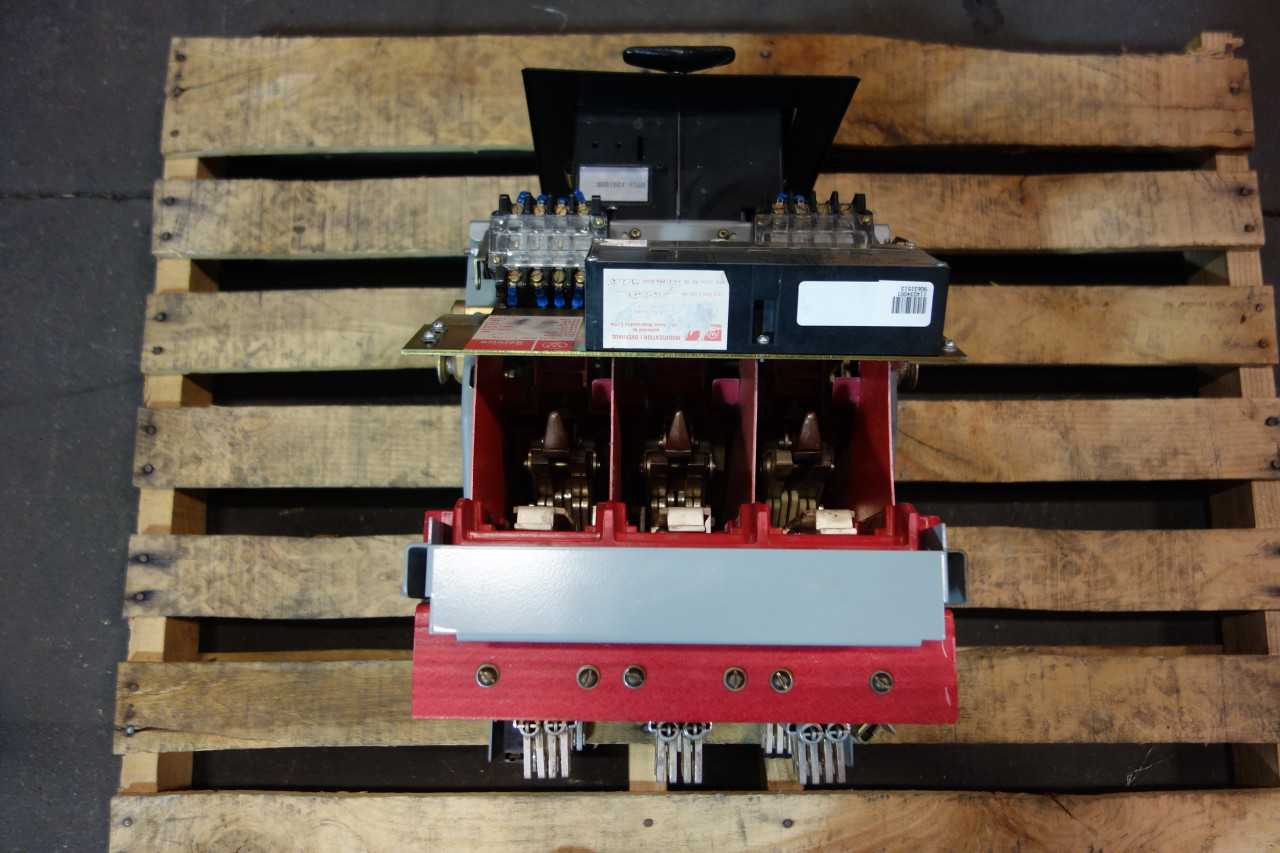 ITE K-600 POWER 600A AMP AIR CIRCUIT BREAKER - CIRCUIT BREAKERS