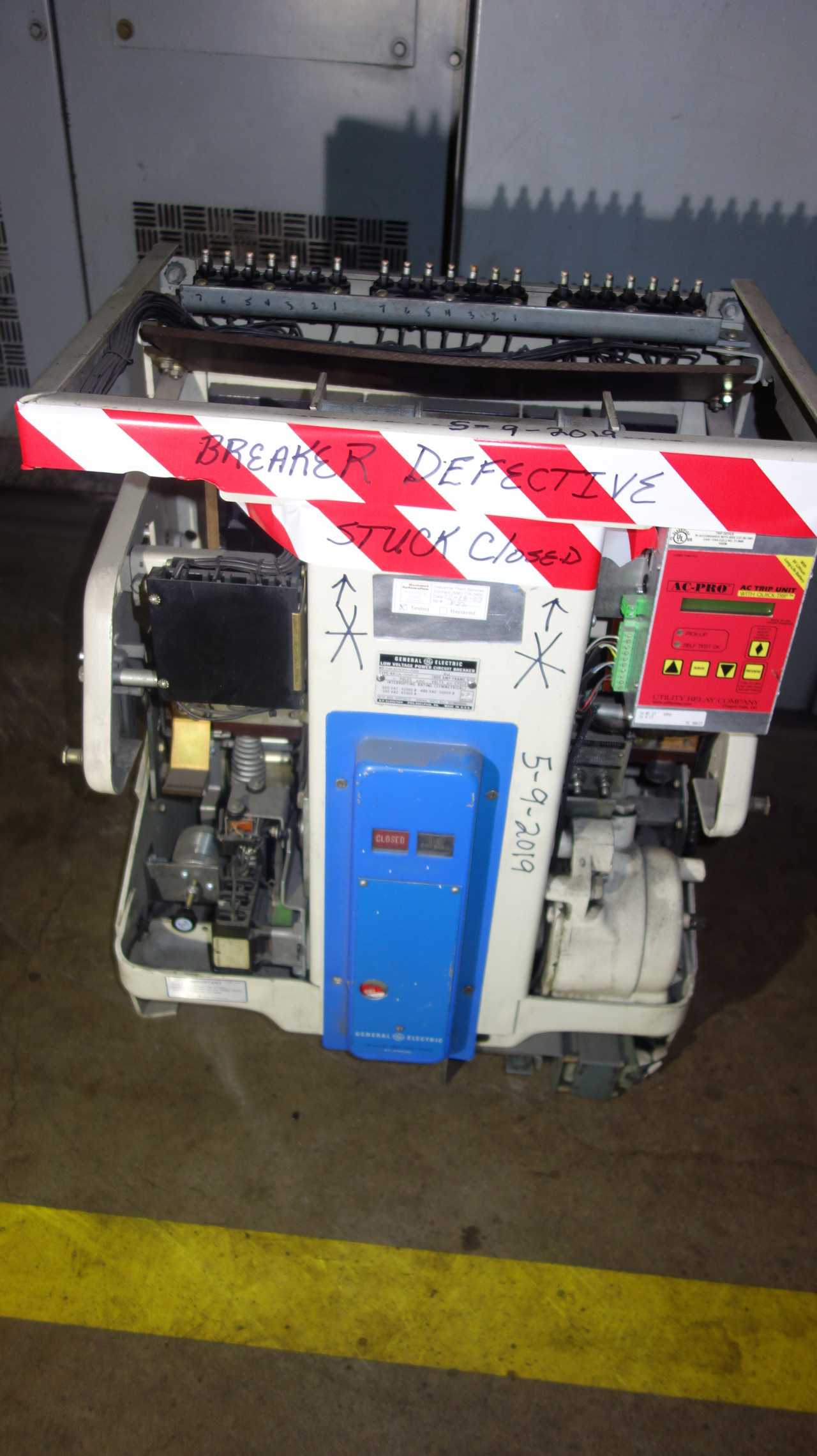 X5 SECTIONS OF GE AKD-5 SWITCHGEAR BREAKER PANELS - SWITCHGEAR