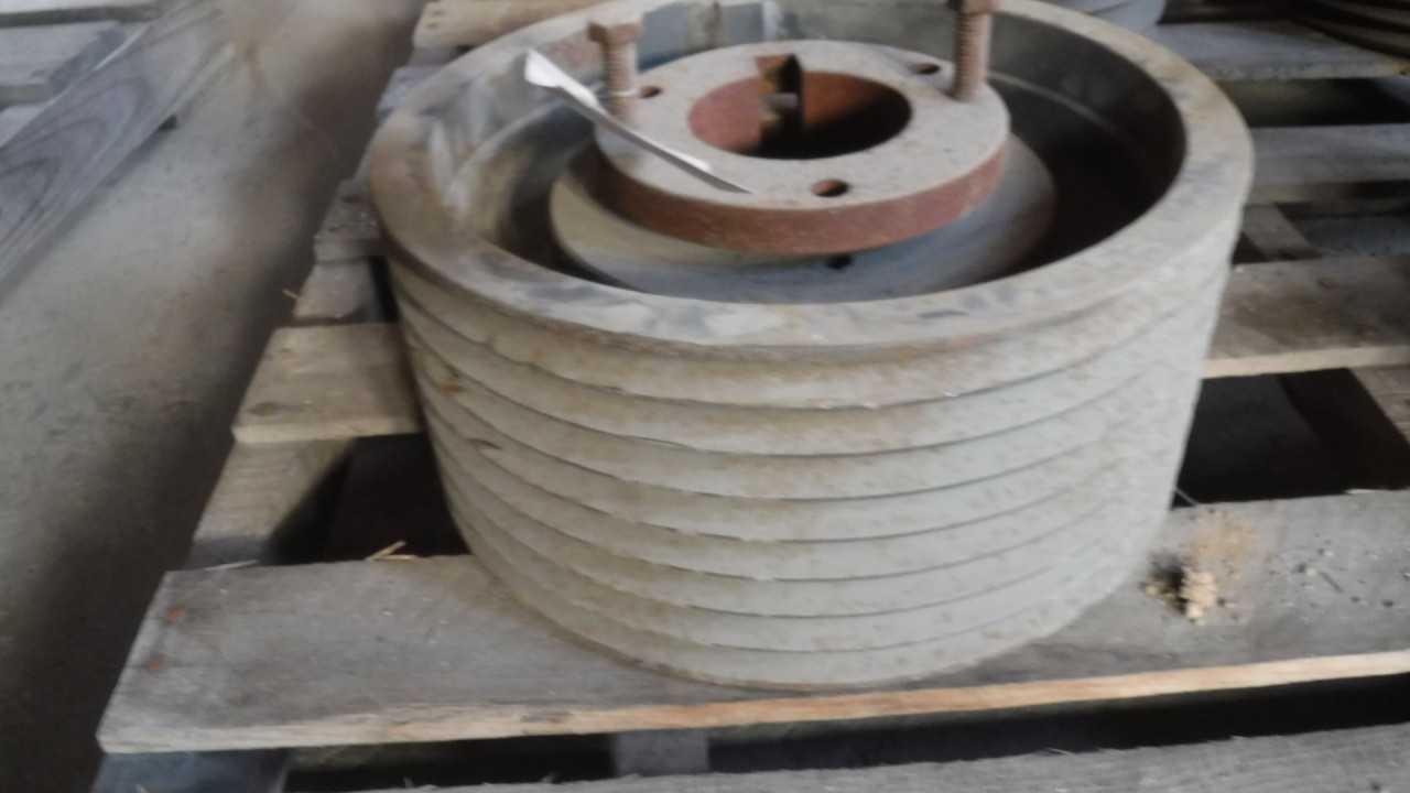 Lot of Pulleys - PULLEY