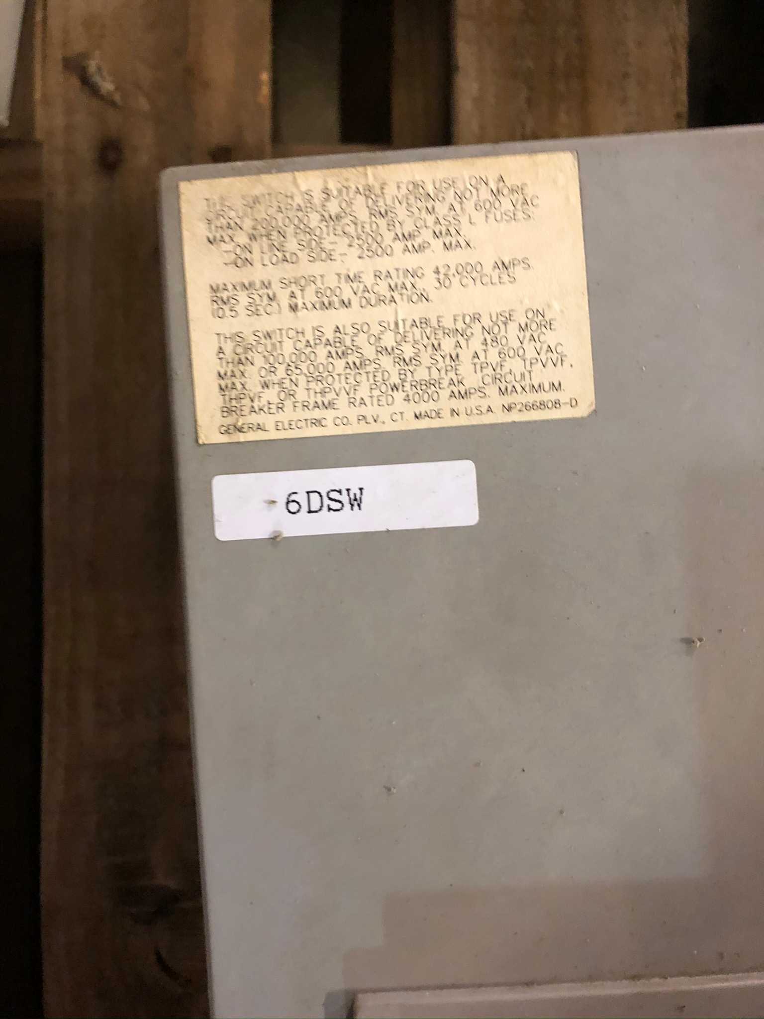General Electric TPYY7625 Circuit Breaker - CIRCUIT BREAKERS