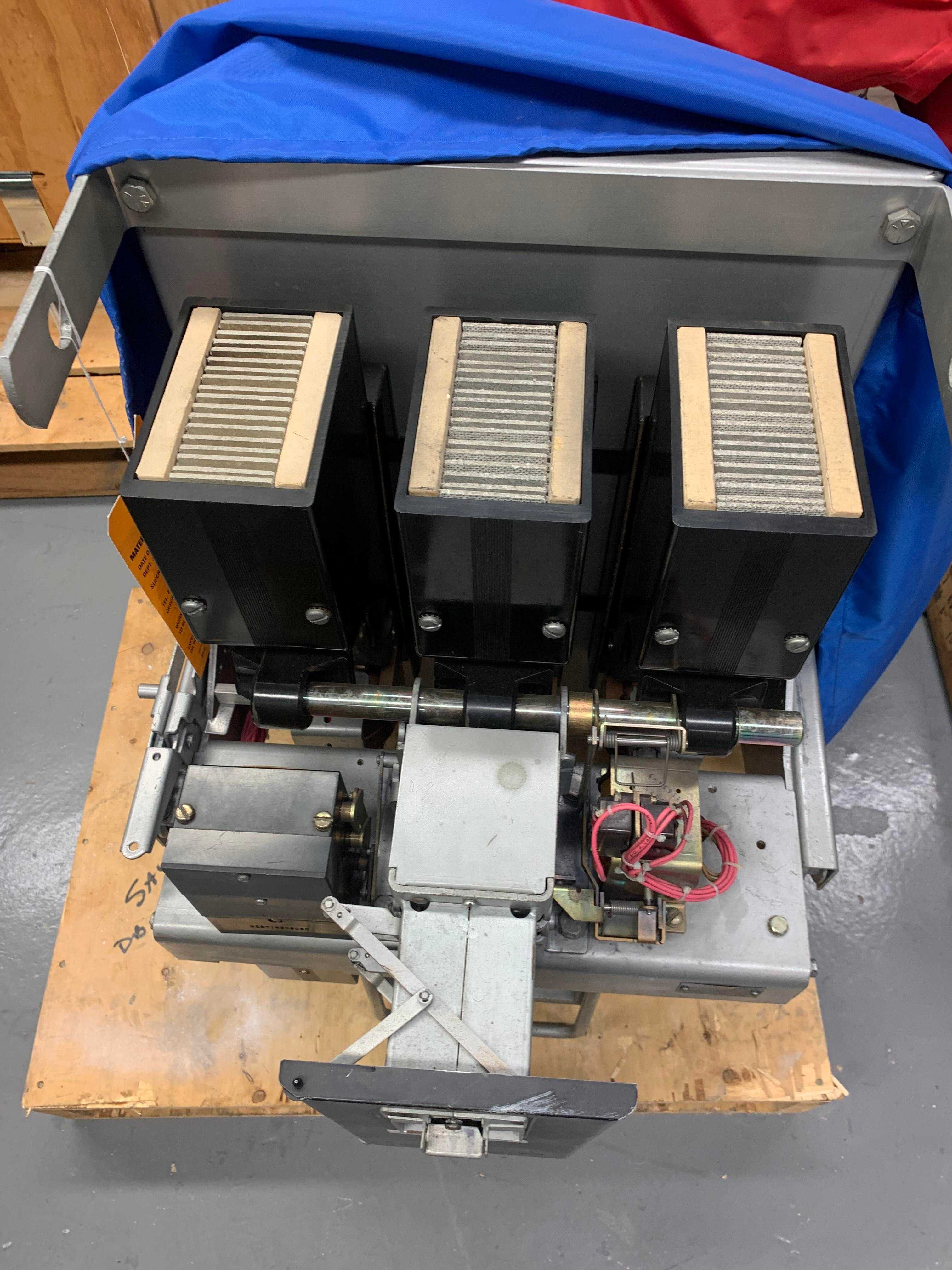 Westinghouse DB50 Air Circuit Breaker - CIRCUIT BREAKERS
