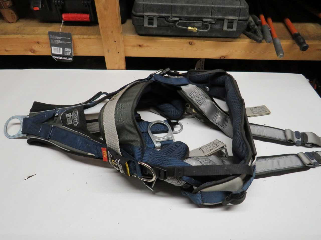 SMALL SALA EXOFIT MODEL 1108650C TOWER HARNESS - SAFETY EQUIPMENT