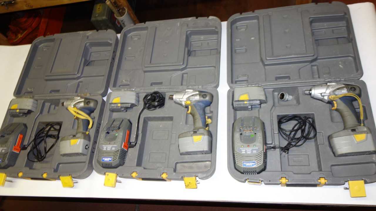 LOT OF 3 MASTERCRAFT MAXIMUM 54-0070-4 CORDLESS IMPACT WRENCH DRIVERS - ELECTRIC POWER TOOLS