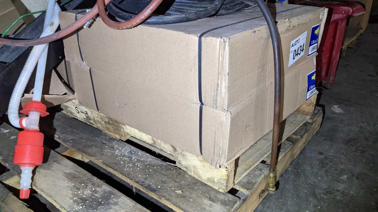 PALLET OF PLASTIC BANDING - MATERIAL HANDLING