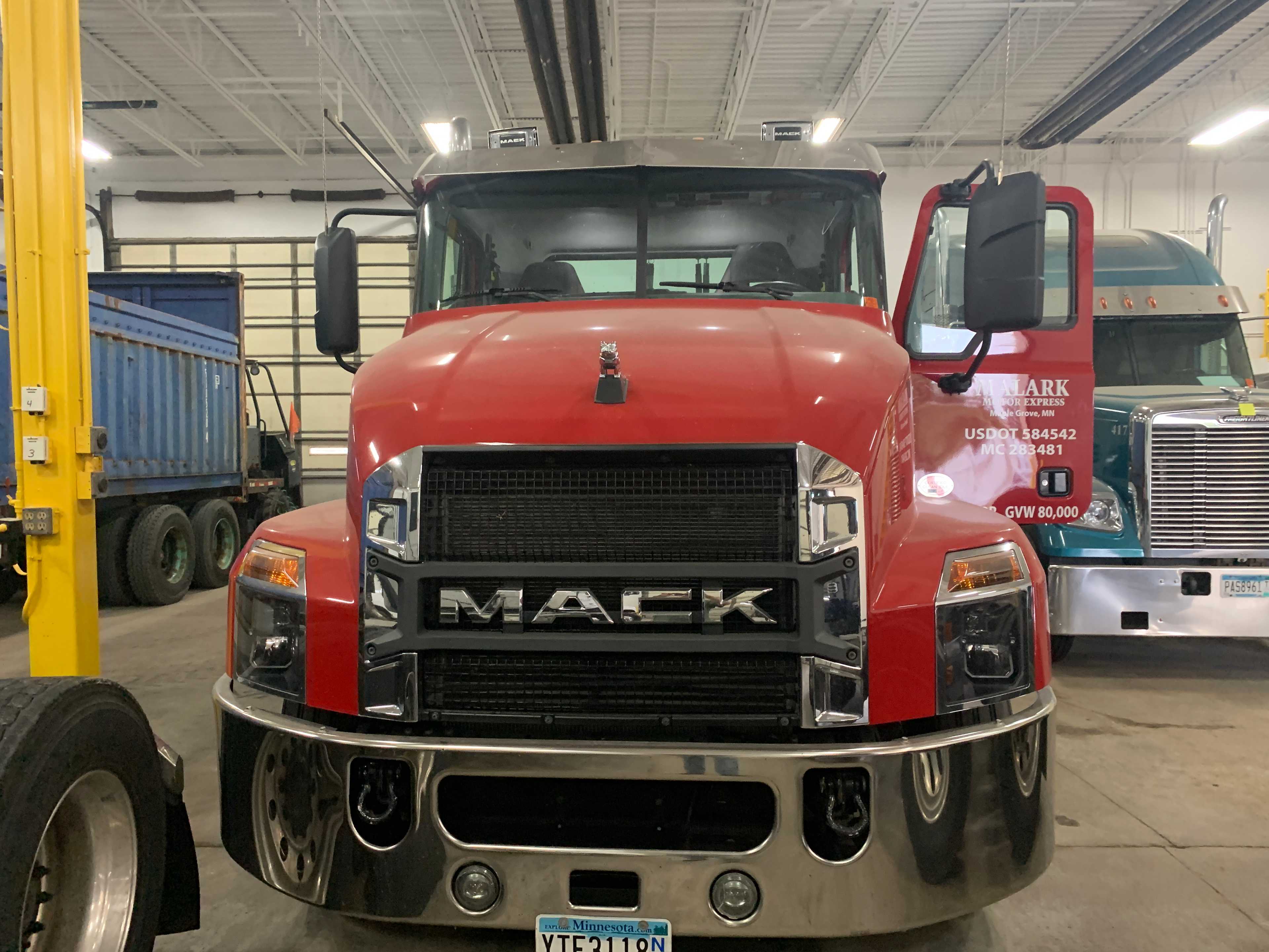 2022 MACK ANTHEM TRACTOR TRUCK - TRACTOR TRUCKS