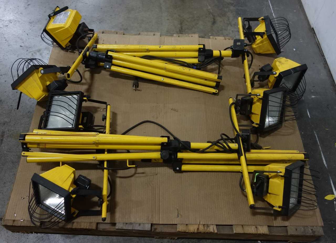 LOT OF 4 ADJUSTABLE TWIN WORK 500W 120V-AC LIGHT FIXTURES - LIGHTING
