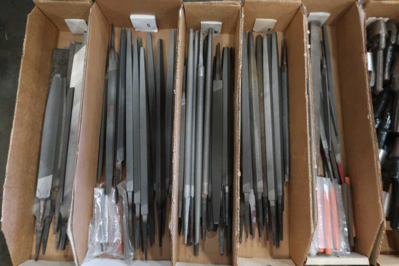 1 PALLET OF ASSORTED MILLING TOOLS - ELECTRIC POWER TOOLS