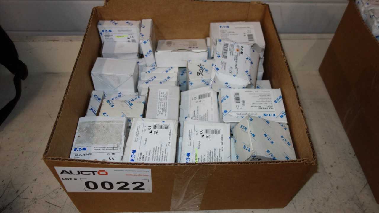 1 BOX OF EATON / CUTLER HAMMER ELECTRICAL - ELECTRICAL COMPONENTS