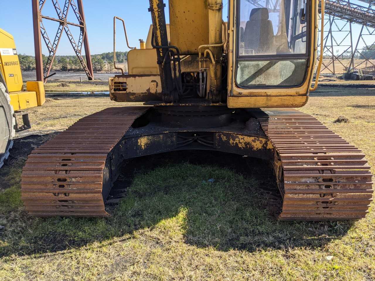 John Deere 790D Excavator - EXCAVATORS