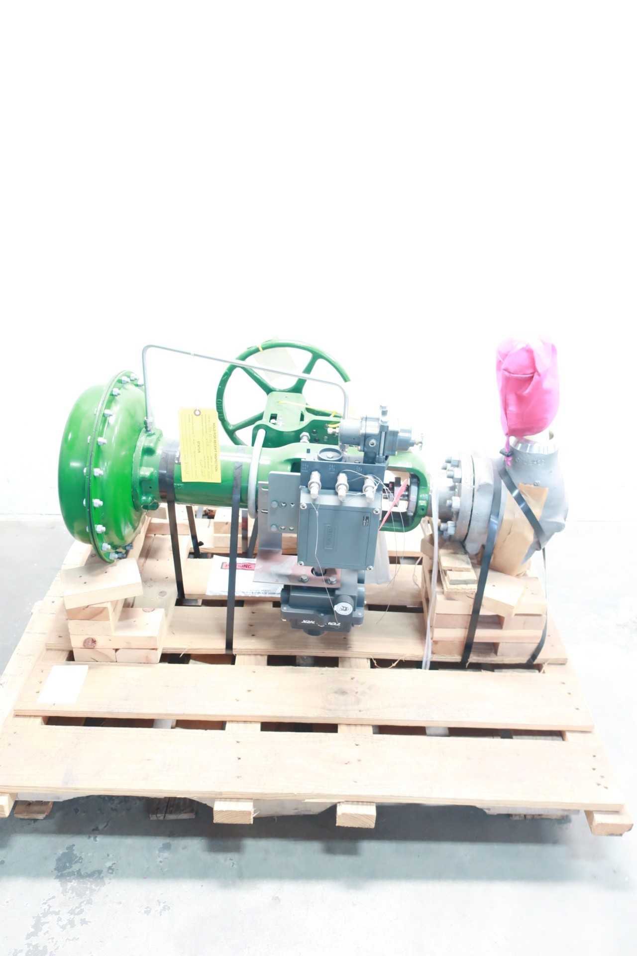 FISHER 667-ET PNEUMATIC 600 STAINLESS BUTT WELD 3IN CONTROL VALVE - CONTROL VALVE