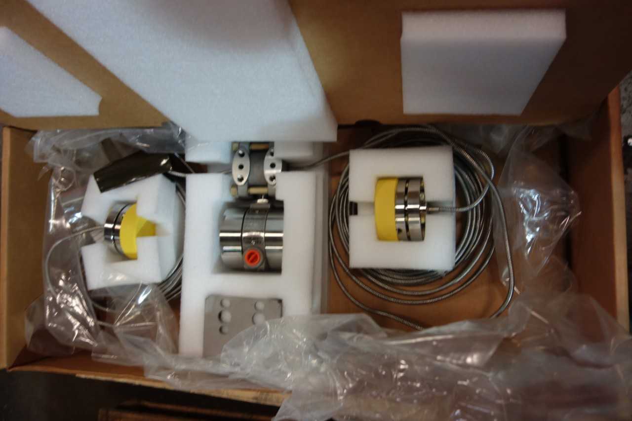 LOT OF 2 ROSEMOUNT PRESSURE TRANSMITTERS - INSTRUMENTATION