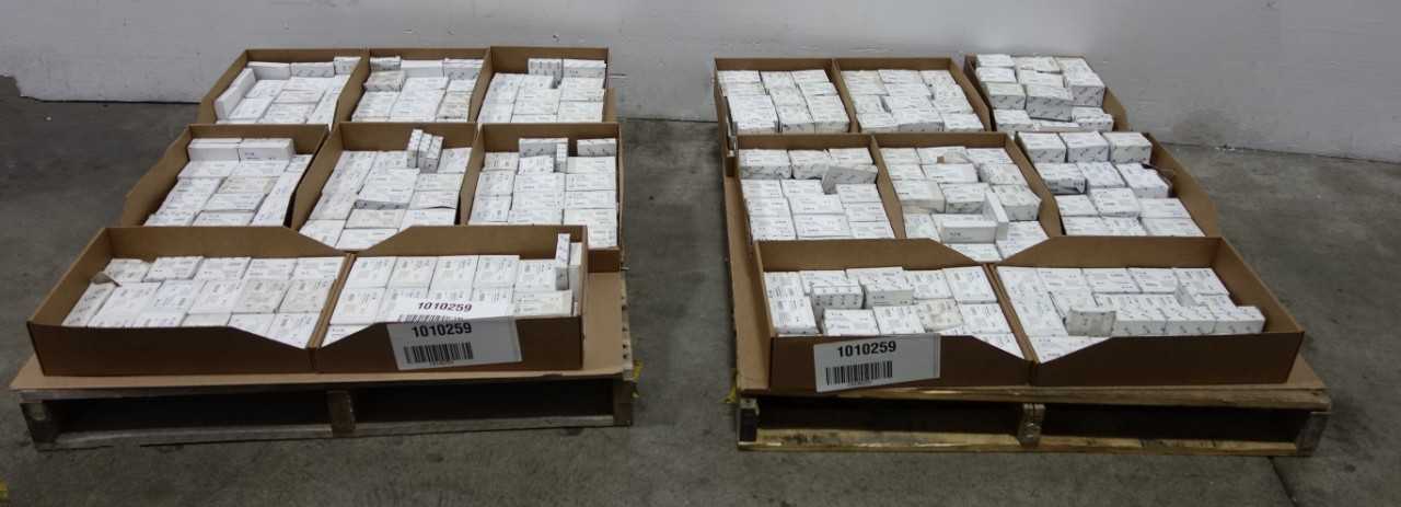 2 PALLETS OF ASSORTED EATON CIRCUIT BREAKERS - CIRCUIT BREAKERS