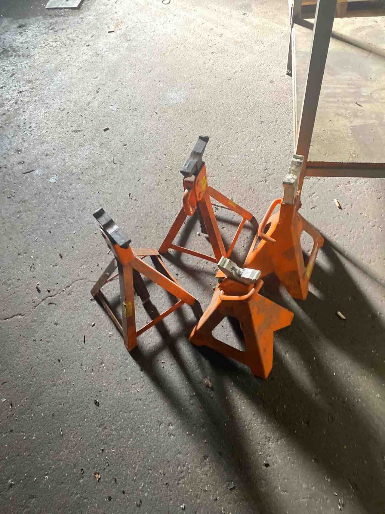 Jack stands - MISCELLANEOUS
