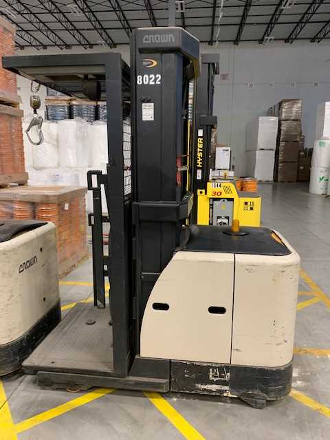 2005 Crown SP342030TT240 order picker, Henrico, VA - FORKLIFTS