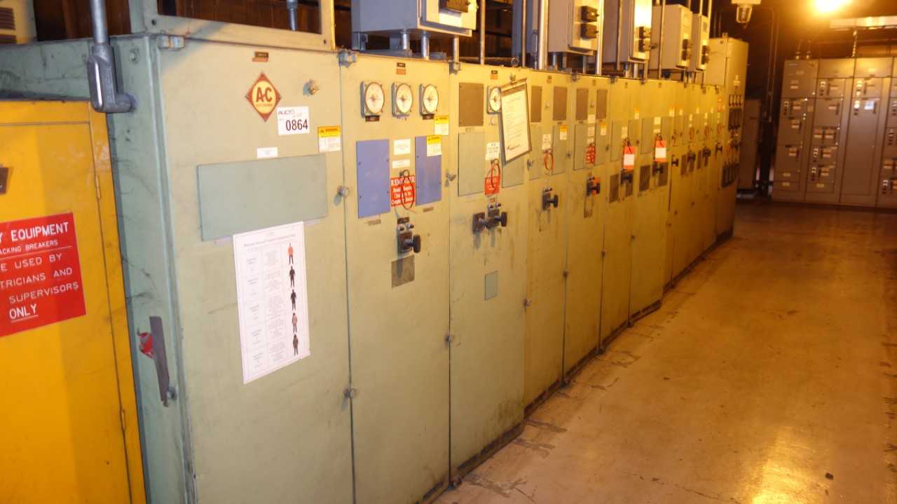 25X SECTIONS OF ALLIS CHALMERS SWITCHGEAR BREAKER CABINET (INCLUDES 2 BREAKERS)  DELAYED REMOVAL - SWITCHGEAR