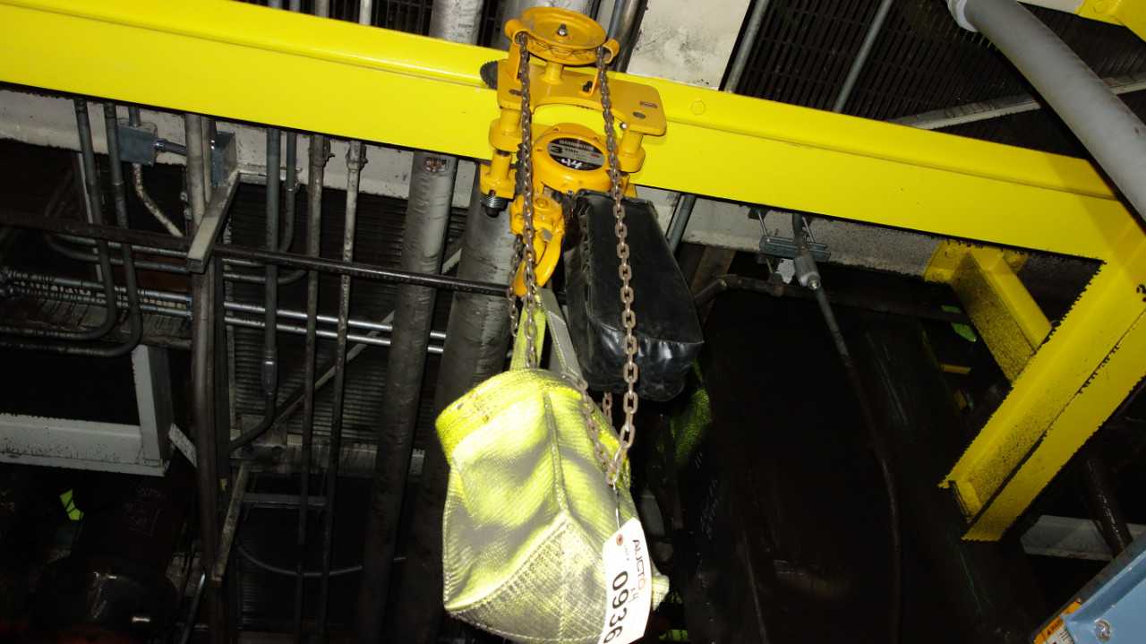 LOT OF 4 HARRINGTON 3 TON MANUAL CHAIN HOIST - MISCELLANEOUS