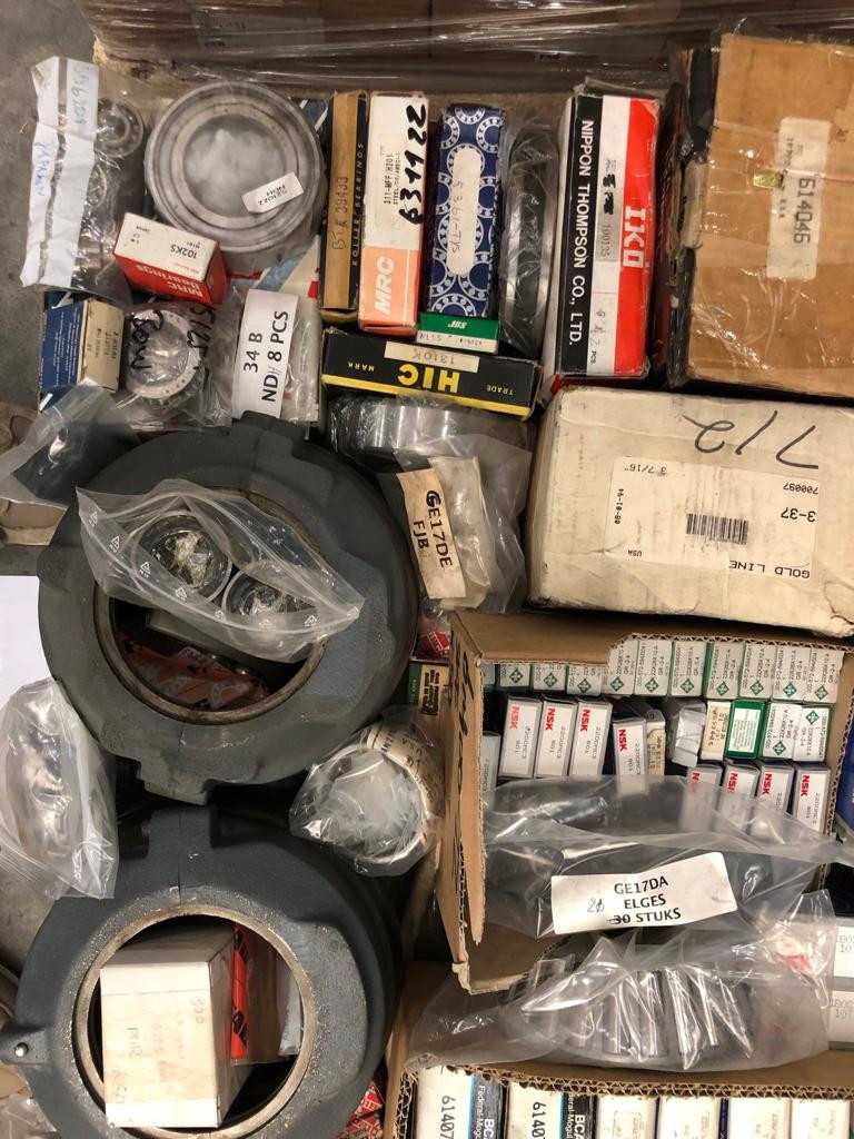 1 pallet of assorted bearings - BEARINGS