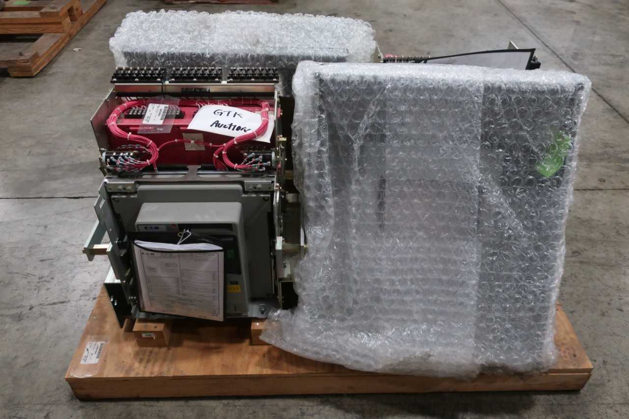 LOT OF 2 EATON AK-20-50-AR1600M SWITCHGEARS - CIRCUIT BREAKERS